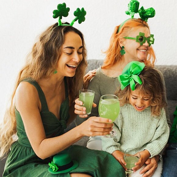 St Patrick's Day Earrings Set 9 Pairs Green Shamrock Clover Festive Dangle Jewel - Picture 4 of 8